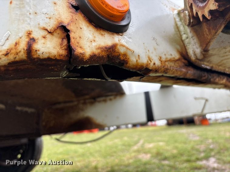 image for item FG0127 2008 Brooks Brothers pole trailer