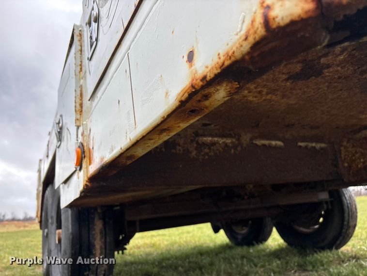 image for item FG0127 2008 Brooks Brothers pole trailer