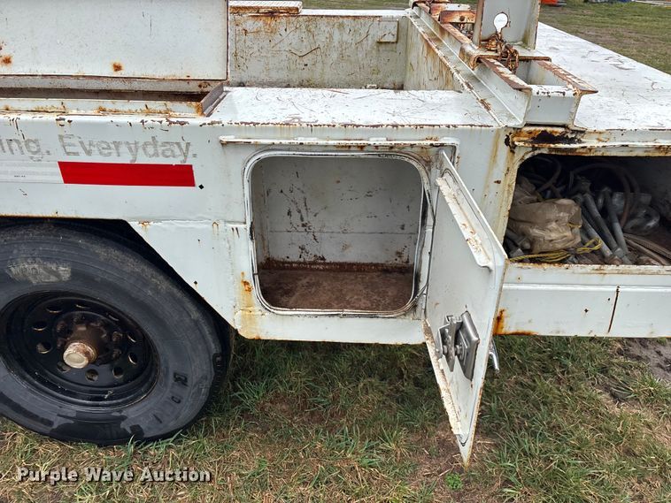 image for item FG0127 2008 Brooks Brothers pole trailer