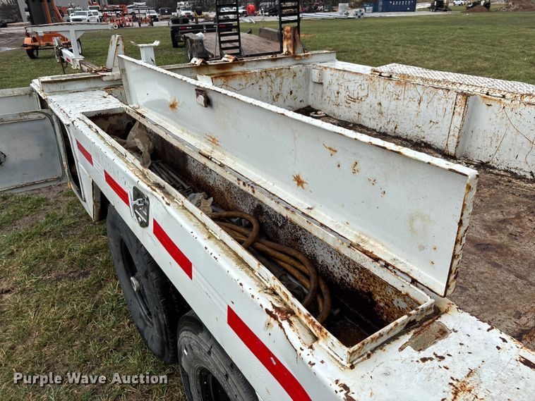 image for item FG0127 2008 Brooks Brothers pole trailer