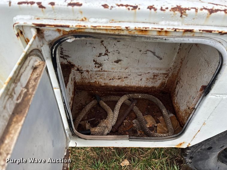 image for item FG0127 2008 Brooks Brothers pole trailer