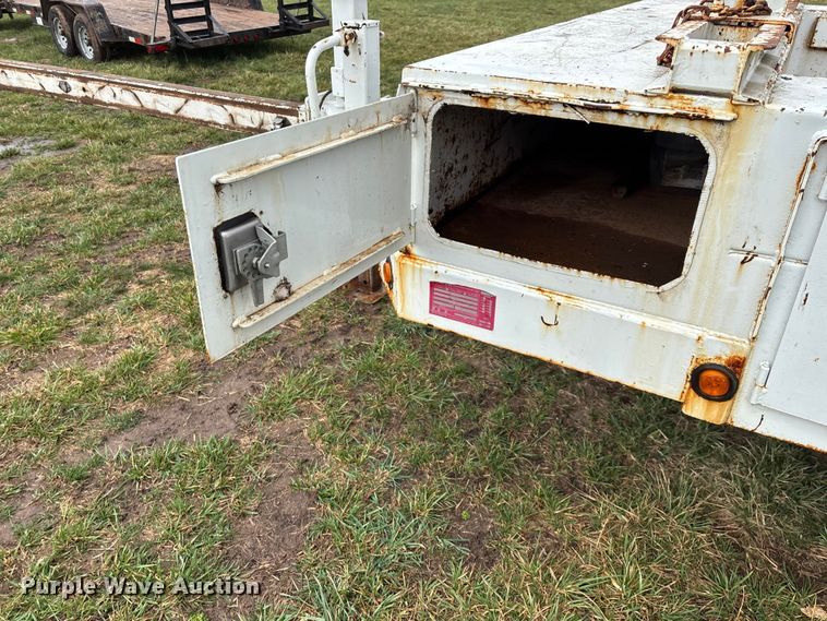 image for item FG0127 2008 Brooks Brothers pole trailer