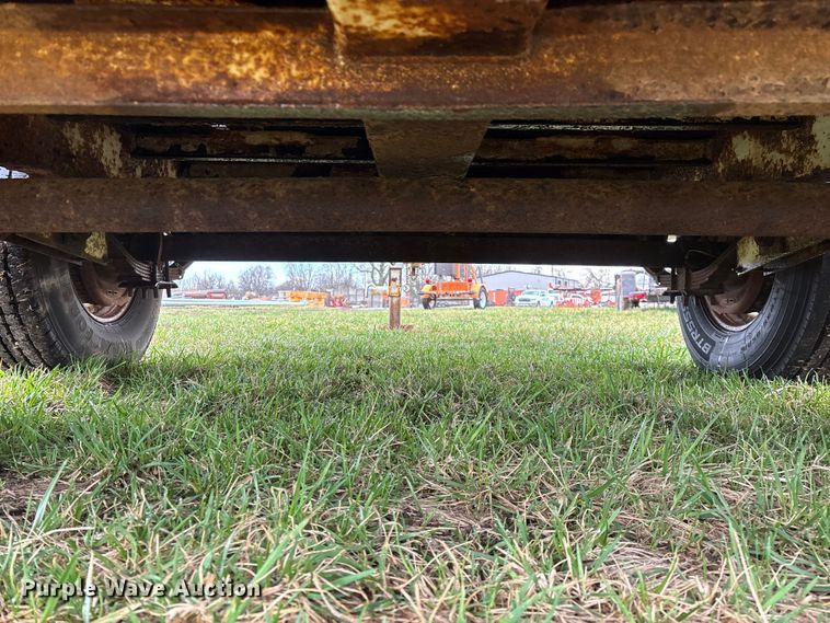 image for item FG0127 2008 Brooks Brothers pole trailer