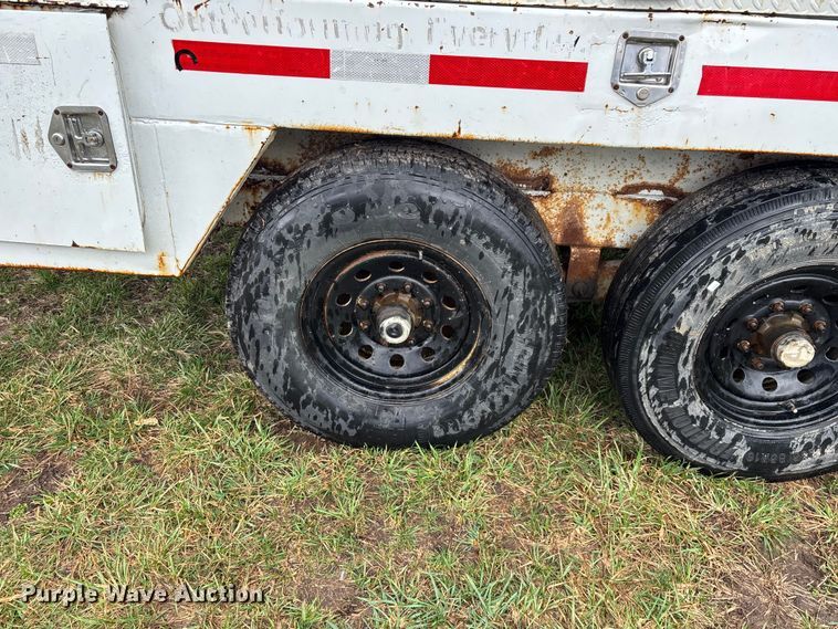 image for item FG0127 2008 Brooks Brothers pole trailer