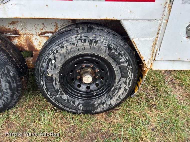 image for item FG0127 2008 Brooks Brothers pole trailer