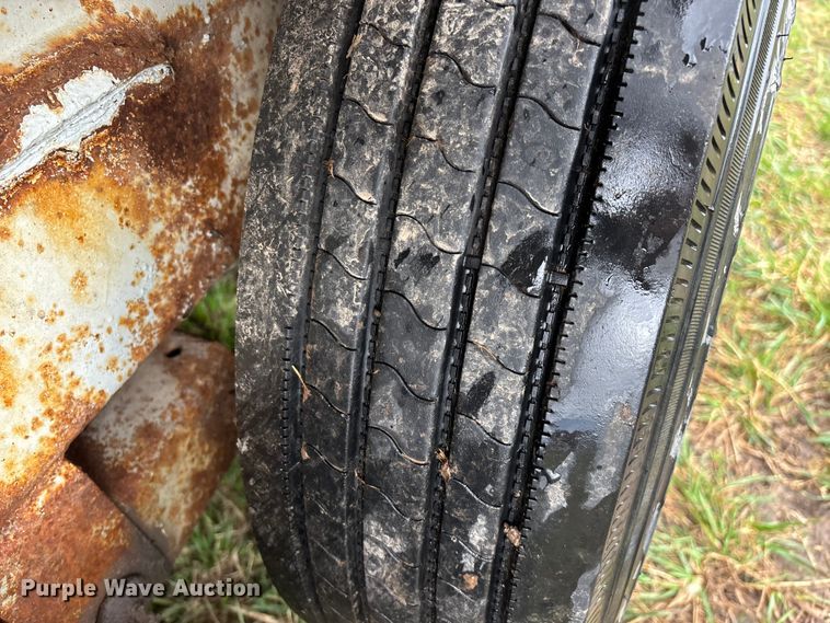 image for item FG0127 2008 Brooks Brothers pole trailer