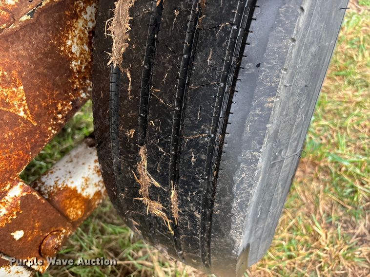 image for item FG0127 2008 Brooks Brothers pole trailer