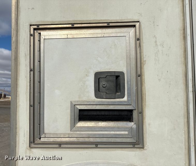 image for item FG2649 2005 Coach Craft fiber optic splicing trailer