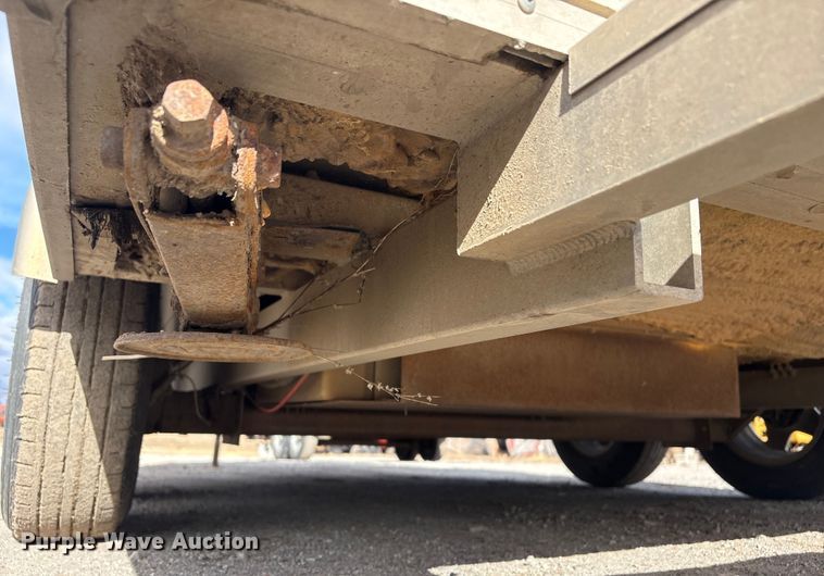 image for item FG2649 2005 Coach Craft fiber optic splicing trailer