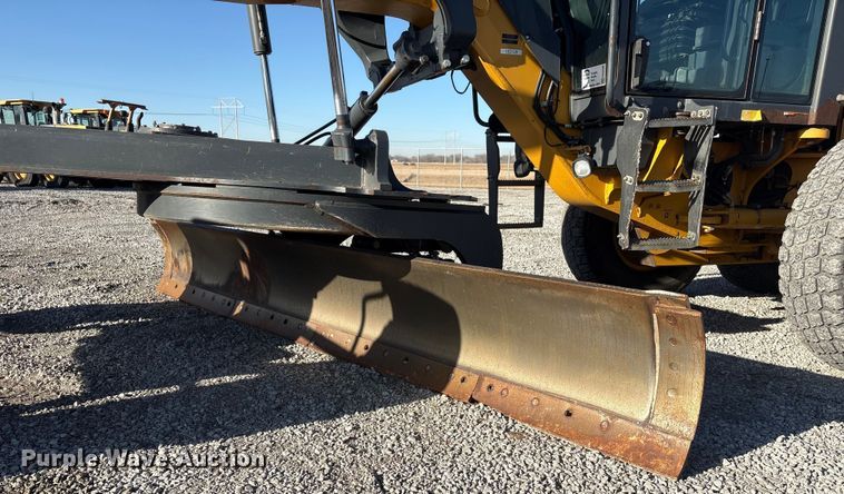 image for item FG2688 2012 John Deere 770G motor grader