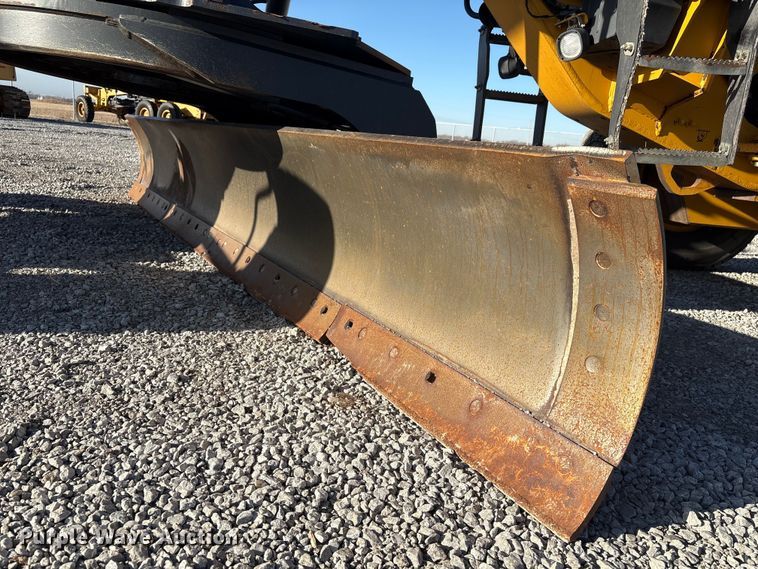 image for item FG2688 2012 John Deere 770G motor grader