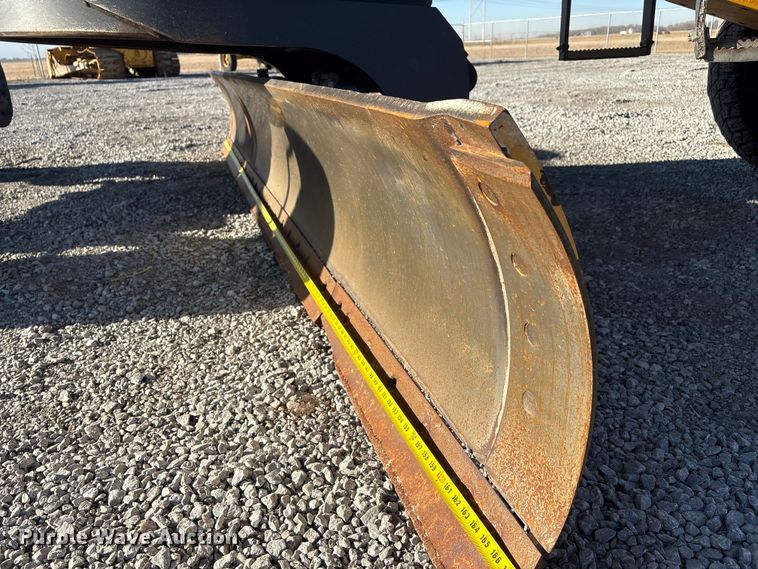 image for item FG2688 2012 John Deere 770G motor grader