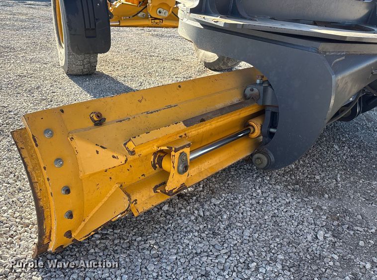 image for item FG2688 2012 John Deere 770G motor grader