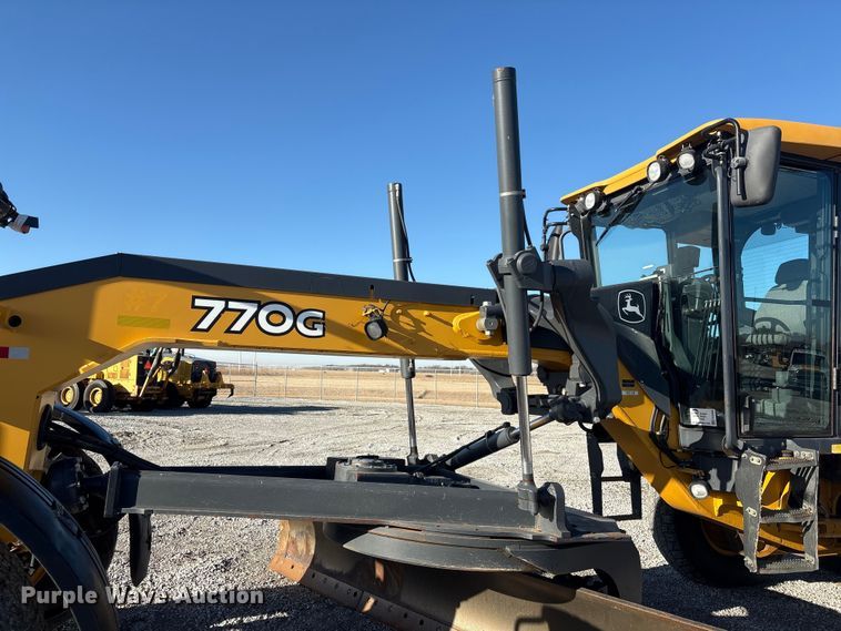 image for item FG2688 2012 John Deere 770G motor grader
