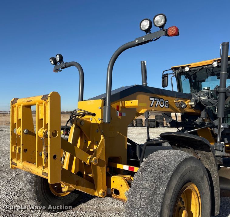 image for item FG2688 2012 John Deere 770G motor grader