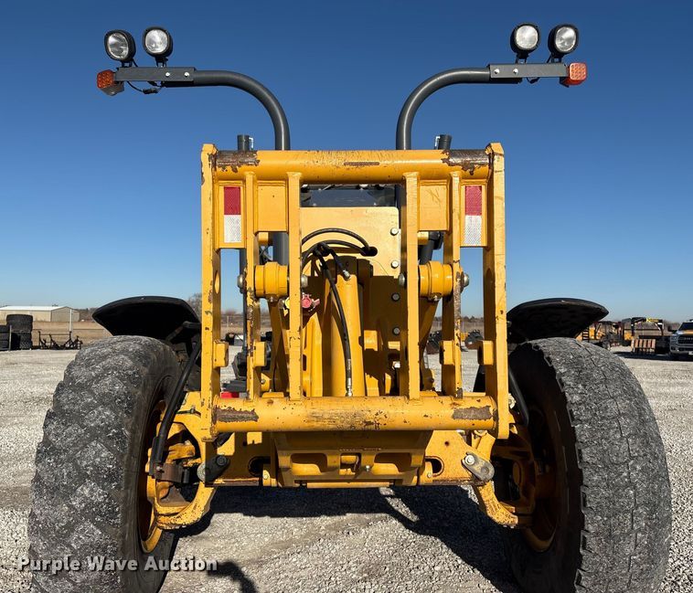 image for item FG2688 2012 John Deere 770G motor grader