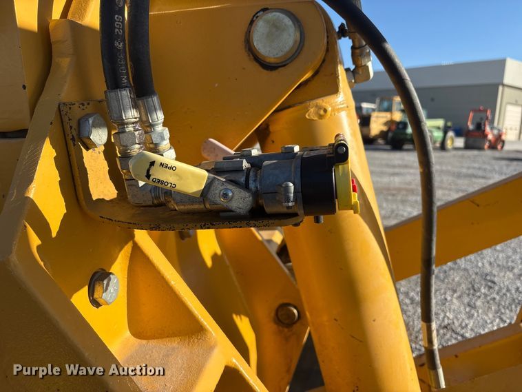 image for item FG2688 2012 John Deere 770G motor grader