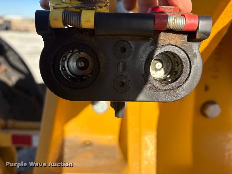 image for item FG2688 2012 John Deere 770G motor grader