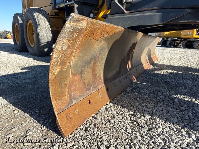 image for item FG2688 2012 John Deere 770G motor grader