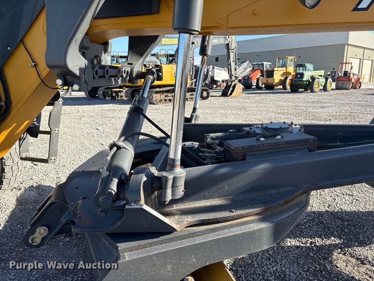 image for item FG2688 2012 John Deere 770G motor grader