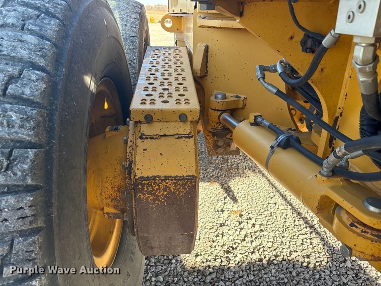 image for item FG2688 2012 John Deere 770G motor grader