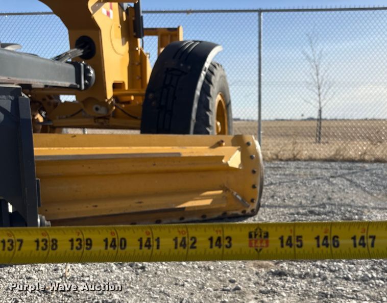 image for item FG2688 2012 John Deere 770G motor grader