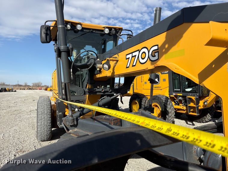 image for item FG2688 2012 John Deere 770G motor grader