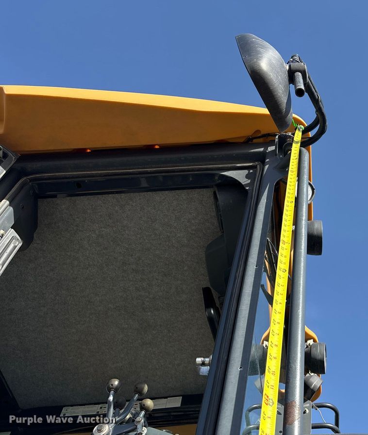 image for item FG2688 2012 John Deere 770G motor grader