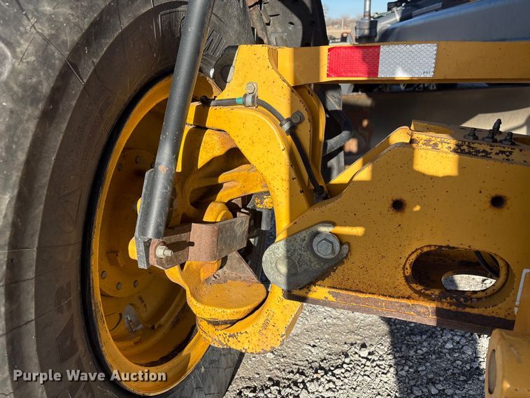 image for item FG2688 2012 John Deere 770G motor grader