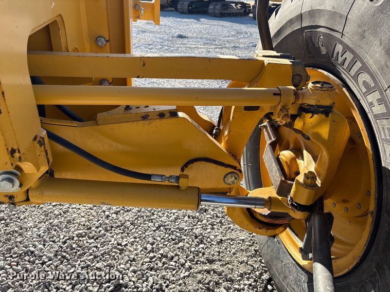 image for item FG2688 2012 John Deere 770G motor grader