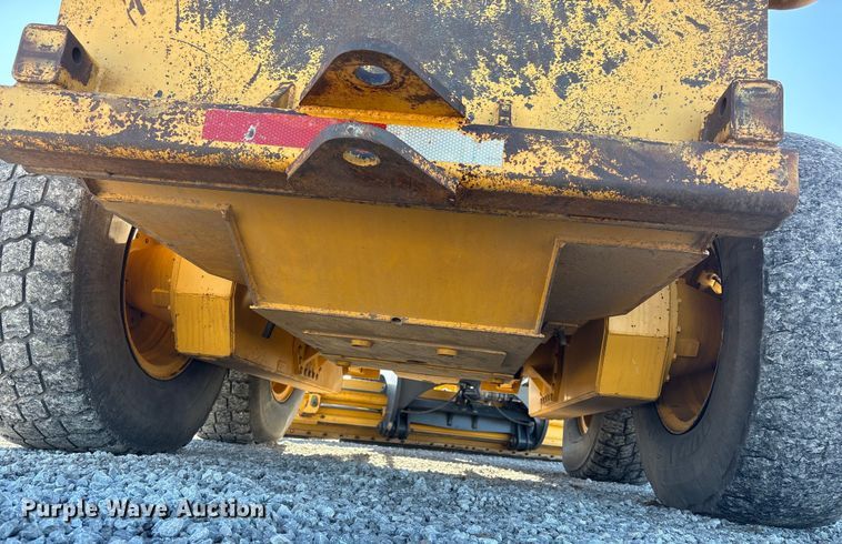 image for item FG2688 2012 John Deere 770G motor grader