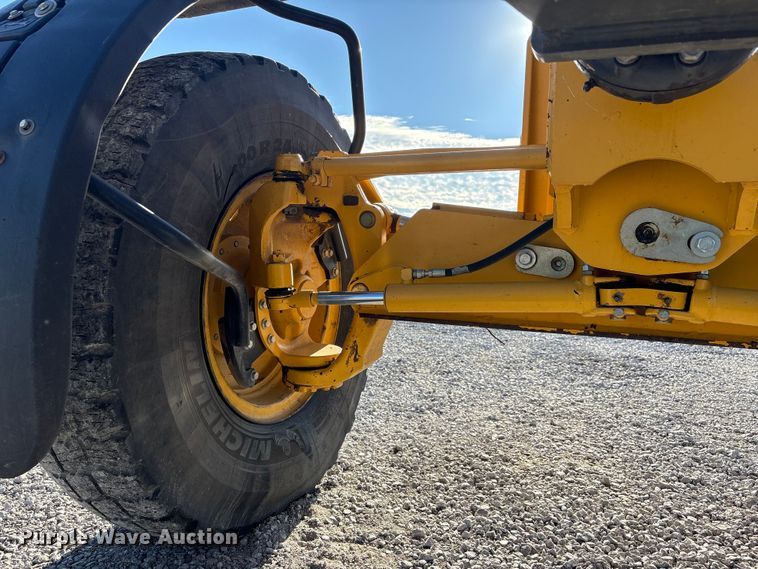 image for item FG2688 2012 John Deere 770G motor grader