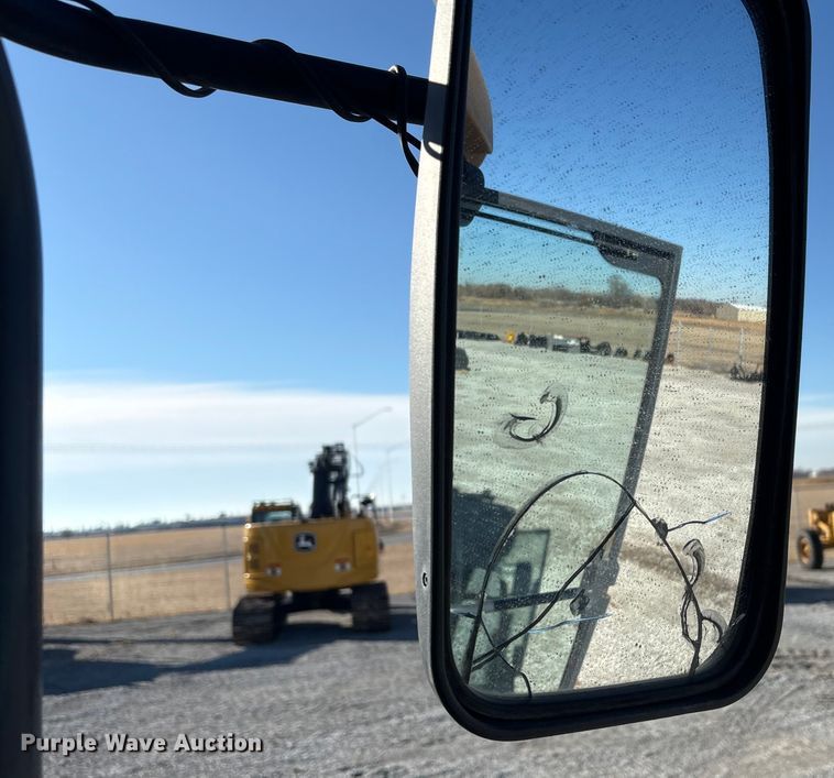 image for item FG2688 2012 John Deere 770G motor grader