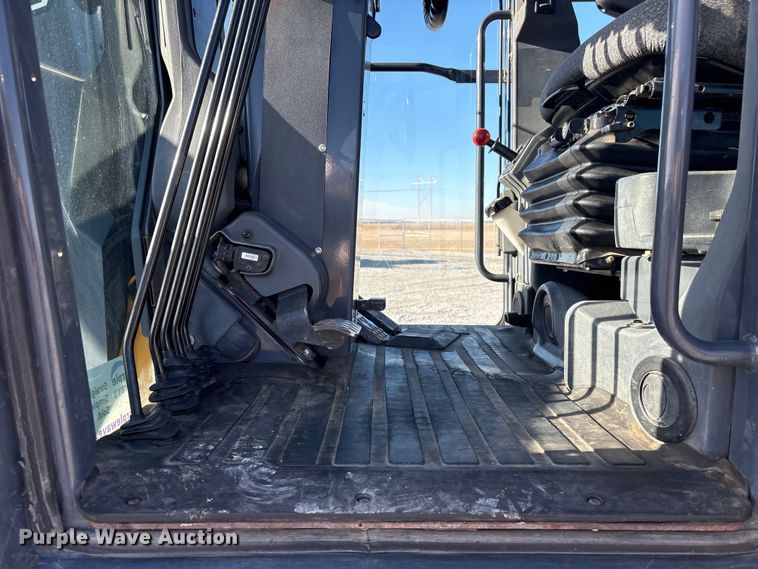 image for item FG2688 2012 John Deere 770G motor grader