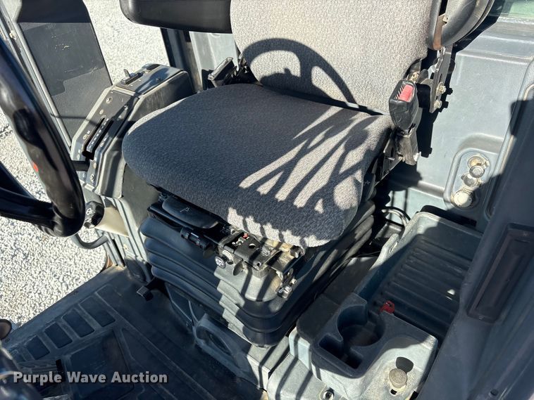 image for item FG2688 2012 John Deere 770G motor grader