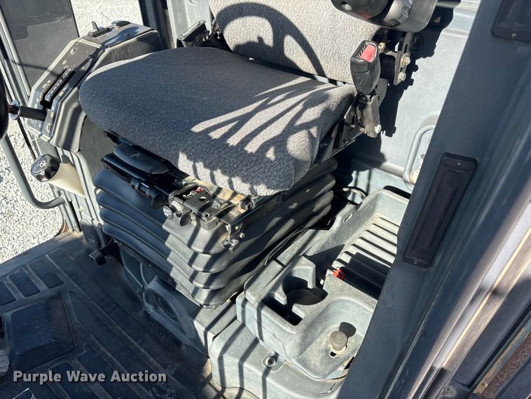 image for item FG2688 2012 John Deere 770G motor grader