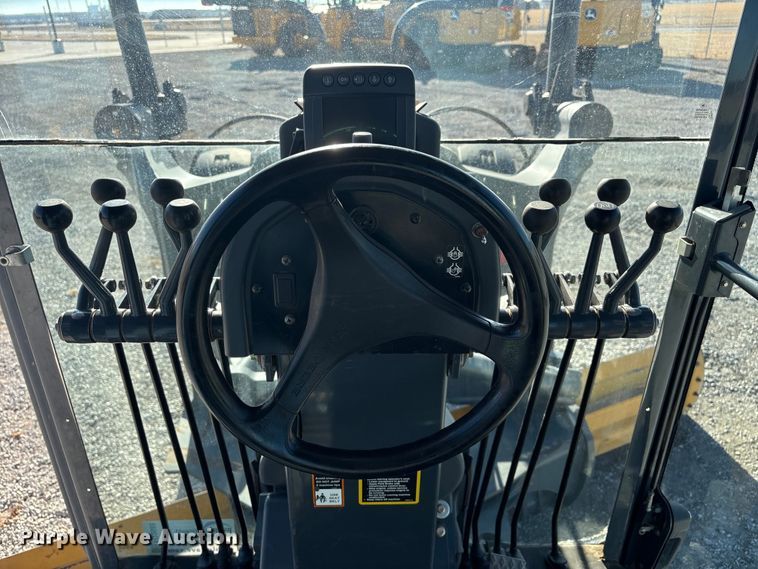 image for item FG2688 2012 John Deere 770G motor grader