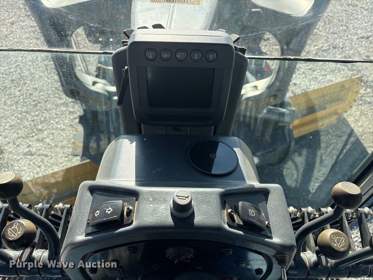 image for item FG2688 2012 John Deere 770G motor grader