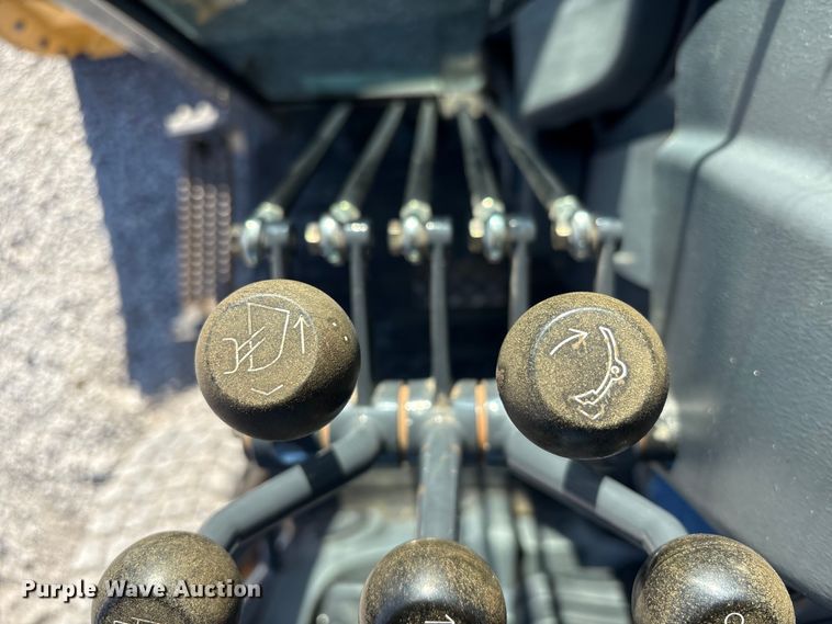 image for item FG2688 2012 John Deere 770G motor grader