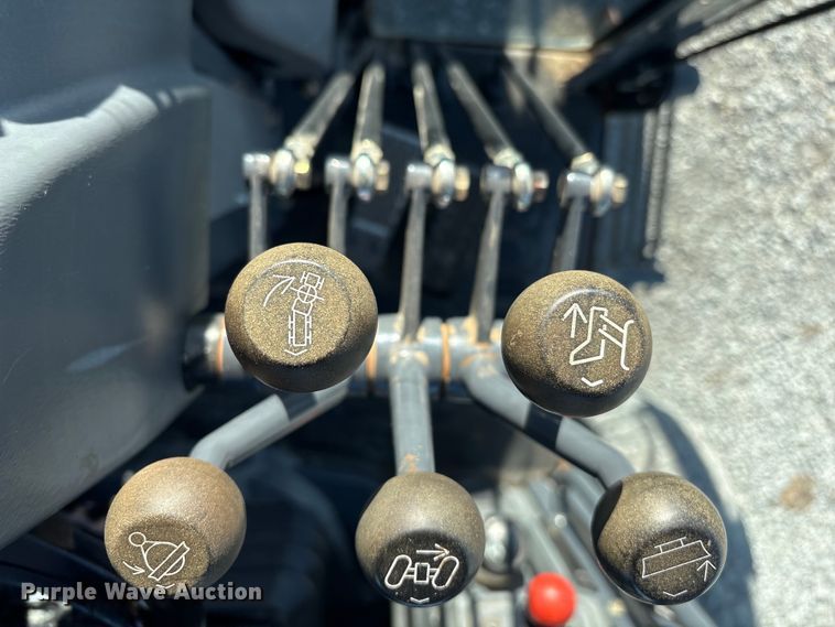 image for item FG2688 2012 John Deere 770G motor grader