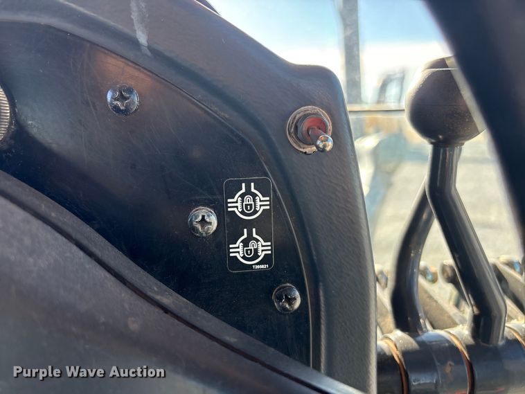 image for item FG2688 2012 John Deere 770G motor grader