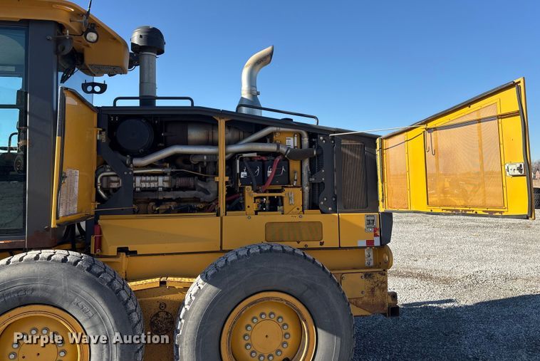 image for item FG2688 2012 John Deere 770G motor grader