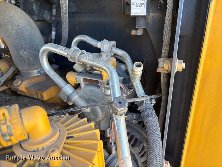 image for item FG2688 2012 John Deere 770G motor grader