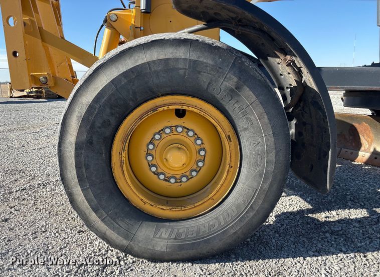 image for item FG2688 2012 John Deere 770G motor grader