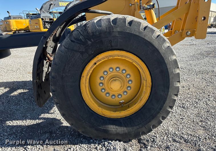 image for item FG2688 2012 John Deere 770G motor grader