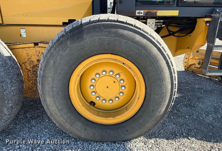 image for item FG2688 2012 John Deere 770G motor grader