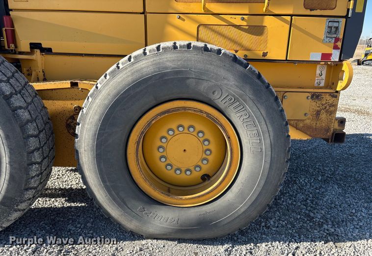 image for item FG2688 2012 John Deere 770G motor grader