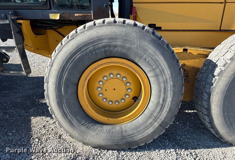 image for item FG2688 2012 John Deere 770G motor grader