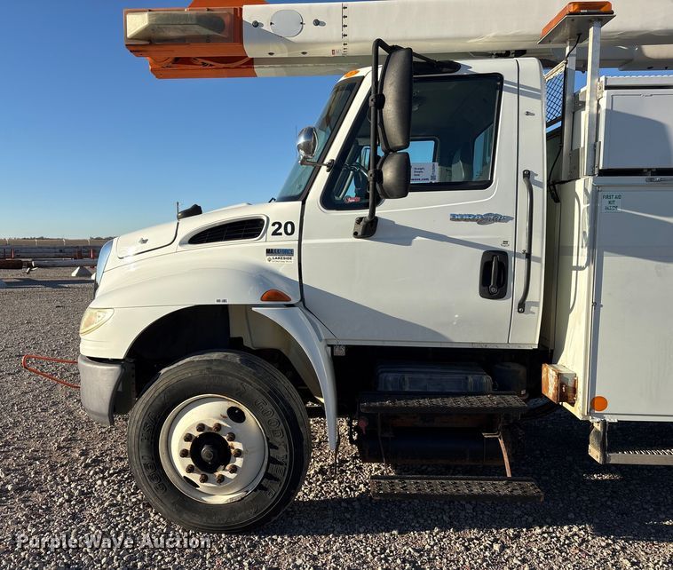 image for item FG2694 2012 International 4300 bucket truck