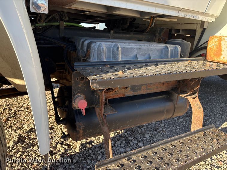 image for item FG2694 2012 International 4300 bucket truck